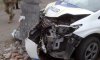 В Шостке полицейский автомобиль врезался в электроопору