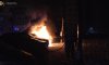 В Сумах, укрощая пожар кроссовера, пожарные спасли 3 авто (видео)