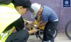 В Сумах патрульные раздавали юным велосипедистам фликеры