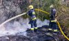 У Сумах вогнеборці ліквідували загоряння вживаних автомобільних шин (відео)