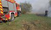На Охтирщині через дитячі пустощі з вогнем зайнялася суха рослинність та ледь не загорівся будинок (відео)