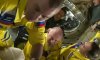 Російські астронавти вдяглися у костюми кольорів українського прапора