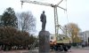 В Ямполе демонтировали памятник Ленину