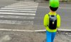 В Сумах поставили фигурки детей возле переходов для ограничения скорости движения авто