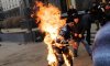 Жителя Сумщины, который поджег себя под Офисом президента, оперируют в ожоговом центре (видео)