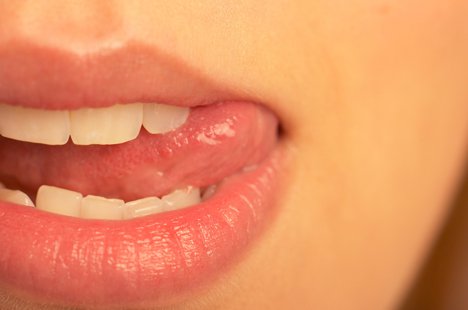 Причины герпеса на губе во время беременности