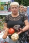 Личный рекорд. Валентина Корнева выращивает все овощи, но в этом году она гордится помидором весом 800 г.
