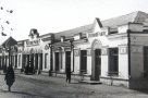 Сумской универмаг середины XX в. Он находился в одном из ранее построенных пассажей в центре города.
