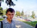 Молодой человек, предлагавший купить за 20 грн. духи известной марки журналисту "Данкора" 13 августа