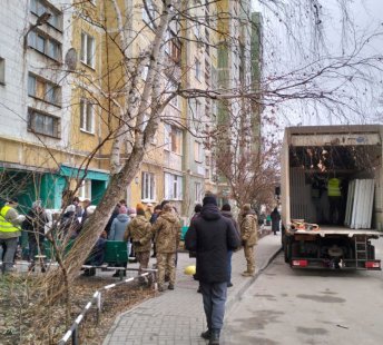 Благодійний фонд GEM доставив до Сум вікна та балконні блоки для будинку по вул. Героїв Крут