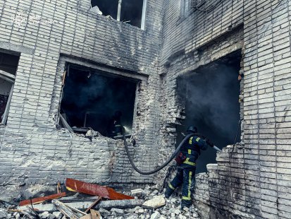 Ворог знову атакував Шосткинську громаду: рятувальники працювали на місці влучання