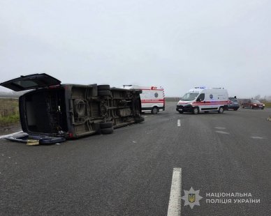 Під Сумами внаслідок аварії перекинулася маршрутка