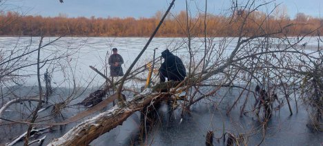 На Сумщині людина загинула, провалившись на тонкій кризі