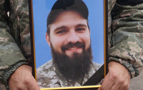 Лебединська громада попрощалася із загиблим Костянтином Гайдуком