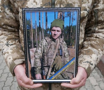 Роменська громада попрощалася із захисником України Олегом Близнюком