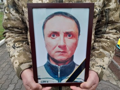 Роменці попрощалися із захисником Володимиром Сербіним