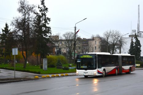 У Конотопі почали курсувати сучасні гуманітарні автобуси MAN
