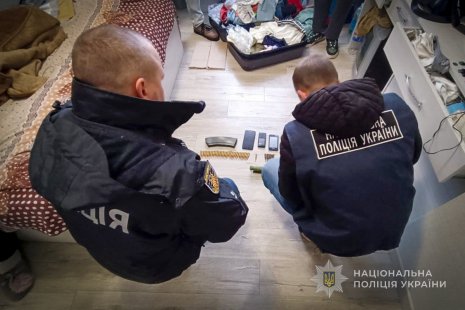 Сумські поліцейські повідомили підозру двом в’язням у вчиненні шахрайств