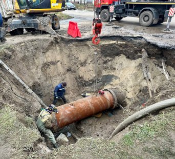 Ремонт на напірному колекторі в Сумах завершено
