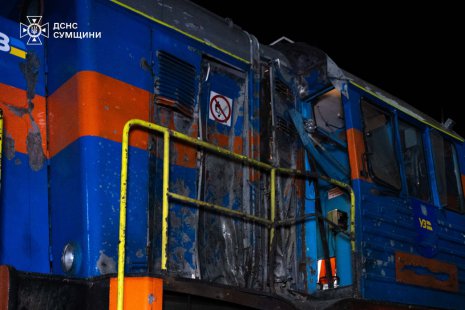 Рятувальники працювали на місці ворожої атаки по залізничній станції на Сумщині