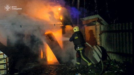 На Сумщині рятувальники тричі ліквідовували загоряння в житлових будинках (відео)