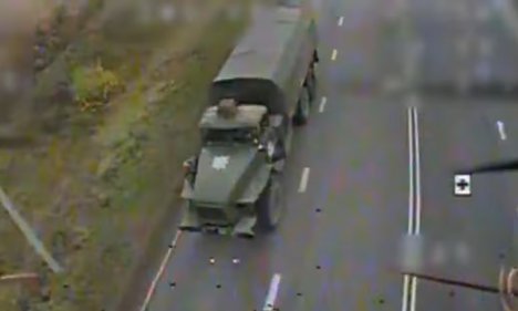 На Сумському напрямку російські окупанти та їхня техніка знищені пілотами-прикордонниками (відео)