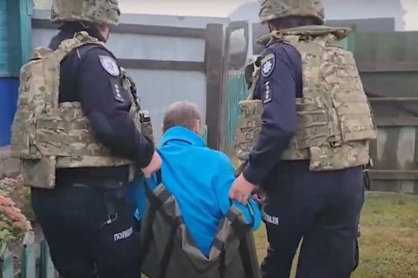 Поліцейські спецпідрозділу «Білий янгол» евакуювали двох мешканців прикордонних громад Сумщини (відео)
