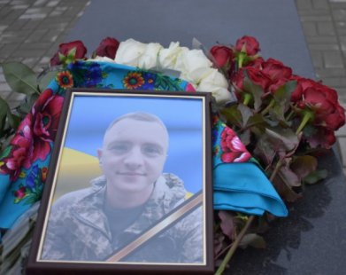 У Путивлі попрощалися із захисником Олександром Кузьменком