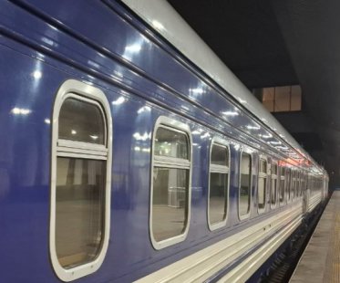 На Сумському напрямку через загрозу повітряного удару рух низки потягів ускладнений