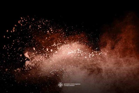 Окупанти атакували Шосткинську громаду: пошкоджено об'єкт інфраструктури та 12 будинків